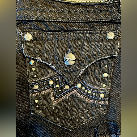 Price will go up to $80 after show ‼️Miss Me 26 NWT Black Jean Shorts - Picture 9 of 16